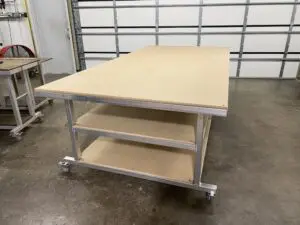 This worktable has been provided with two shelves
