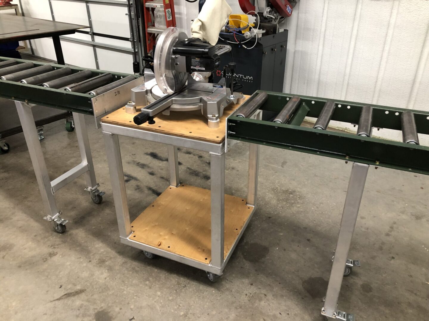 Angled view of the table with machine on top